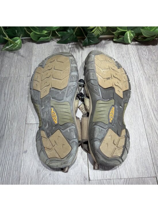 Keen Newport H2 Adjustable Outdoor Waterproof  Sandal Mens Size 11.5 Army Green